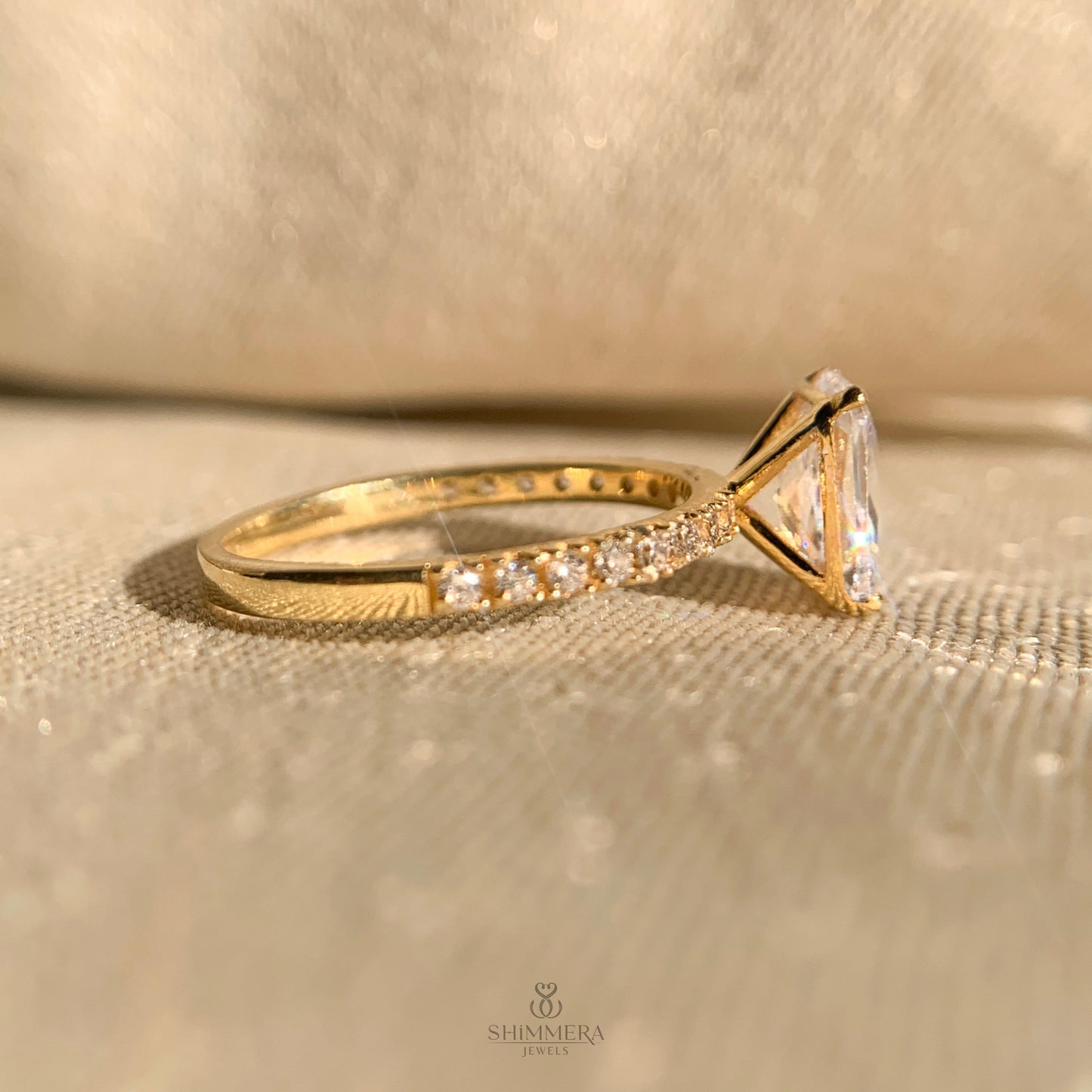 14k Gold Radiant Cut Engagement Rings with Side Stones Settings