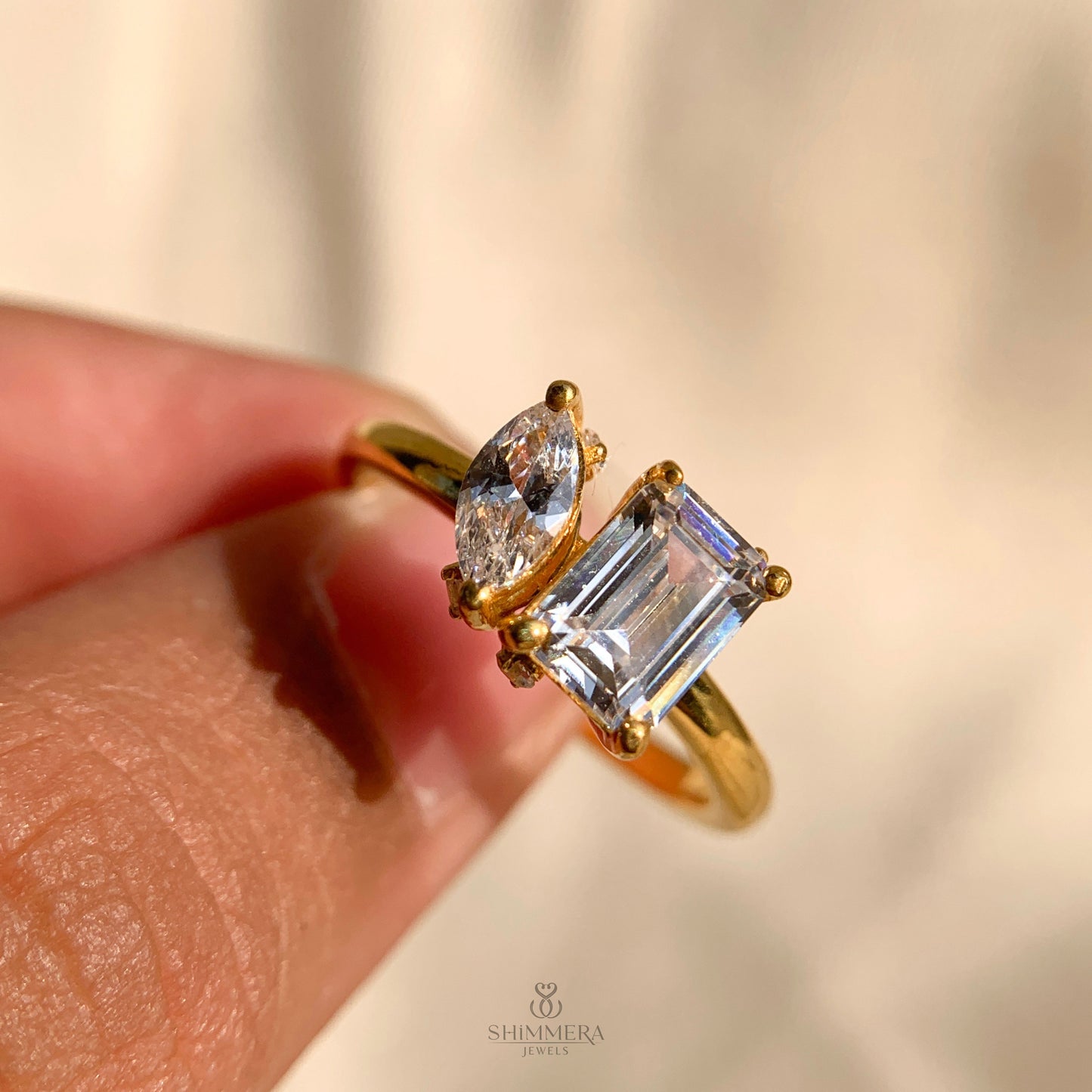 Marquise Cut Emerald Diamond Toi Et Moi Ring