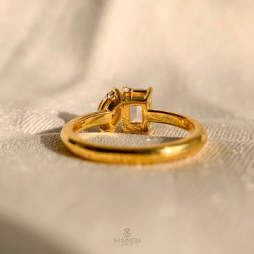 Marquise Cut Emerald Diamond Toi Et Moi Ring