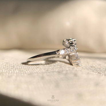 "Elegant snake design wrap ring featuring sparkling graduated diamonds"