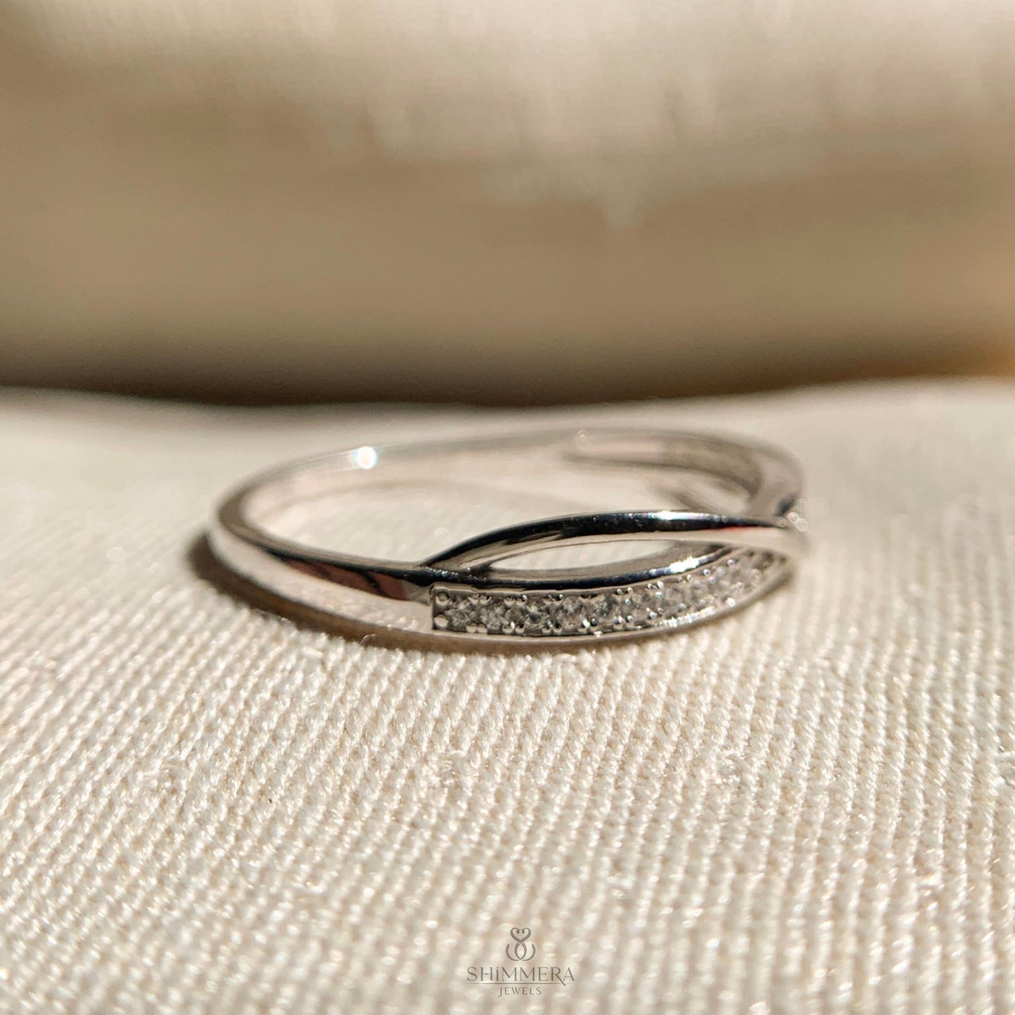18k Moissanite Diamond Crossover Ring Silver