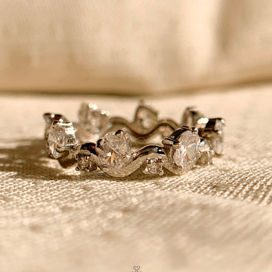 Oval and round shape diamond stacked wedding rings SR095 in white gold