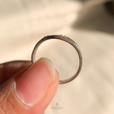 Elegant starburst ring in 14k white gold for women