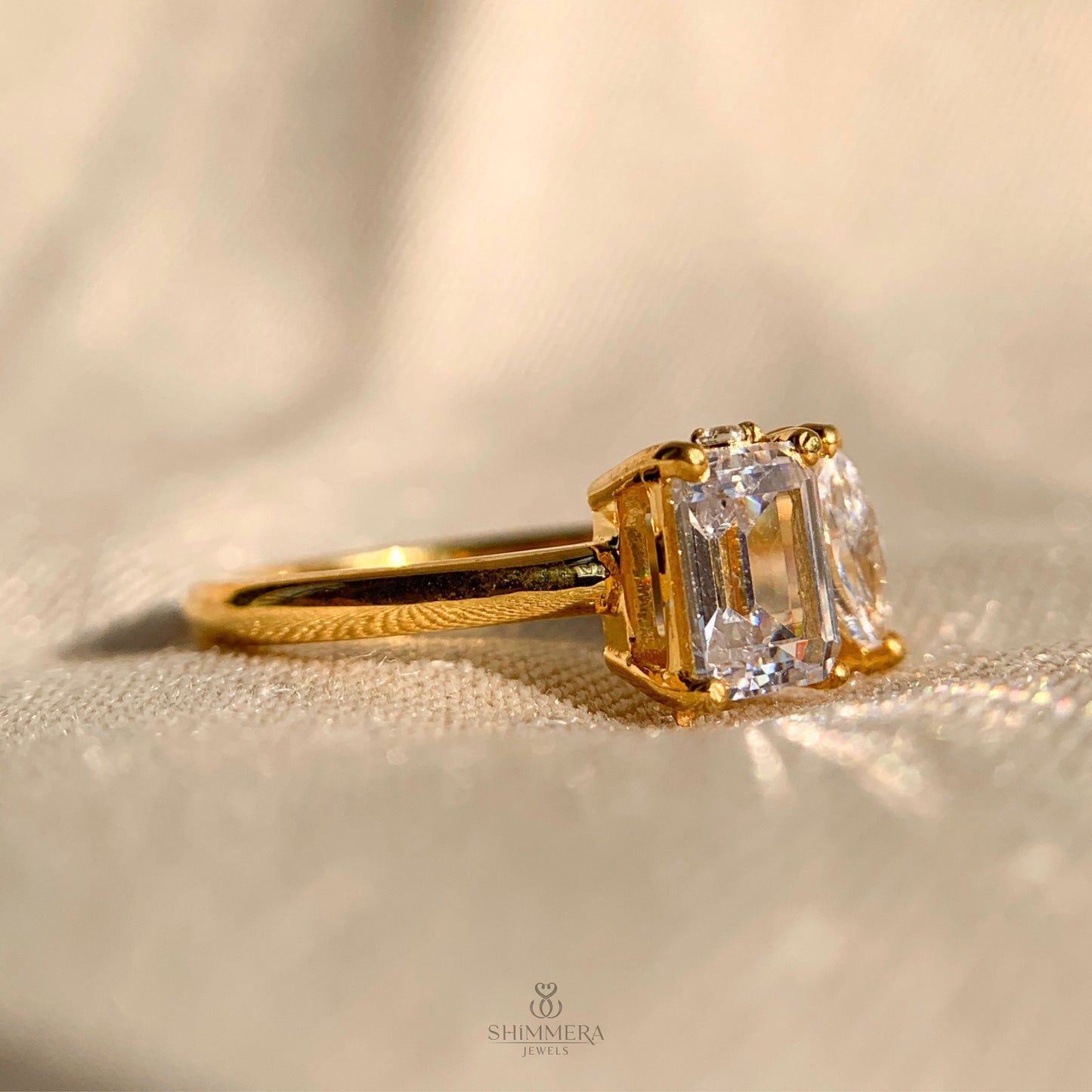 Marquise Cut Emerald Diamond Toi Et Moi Ring