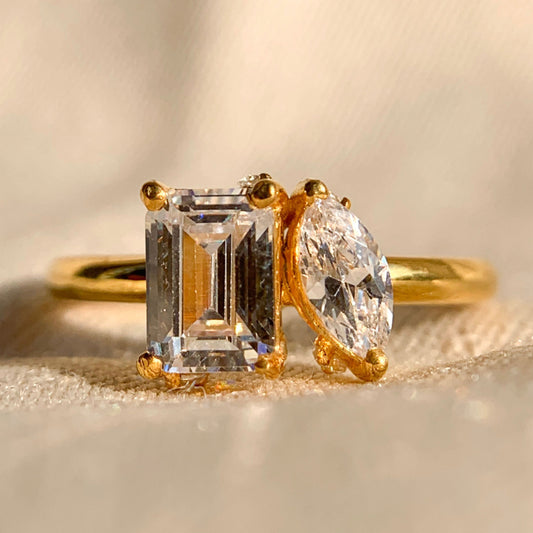 Marquise Cut Emerald Diamond Toi Et Moi Ring