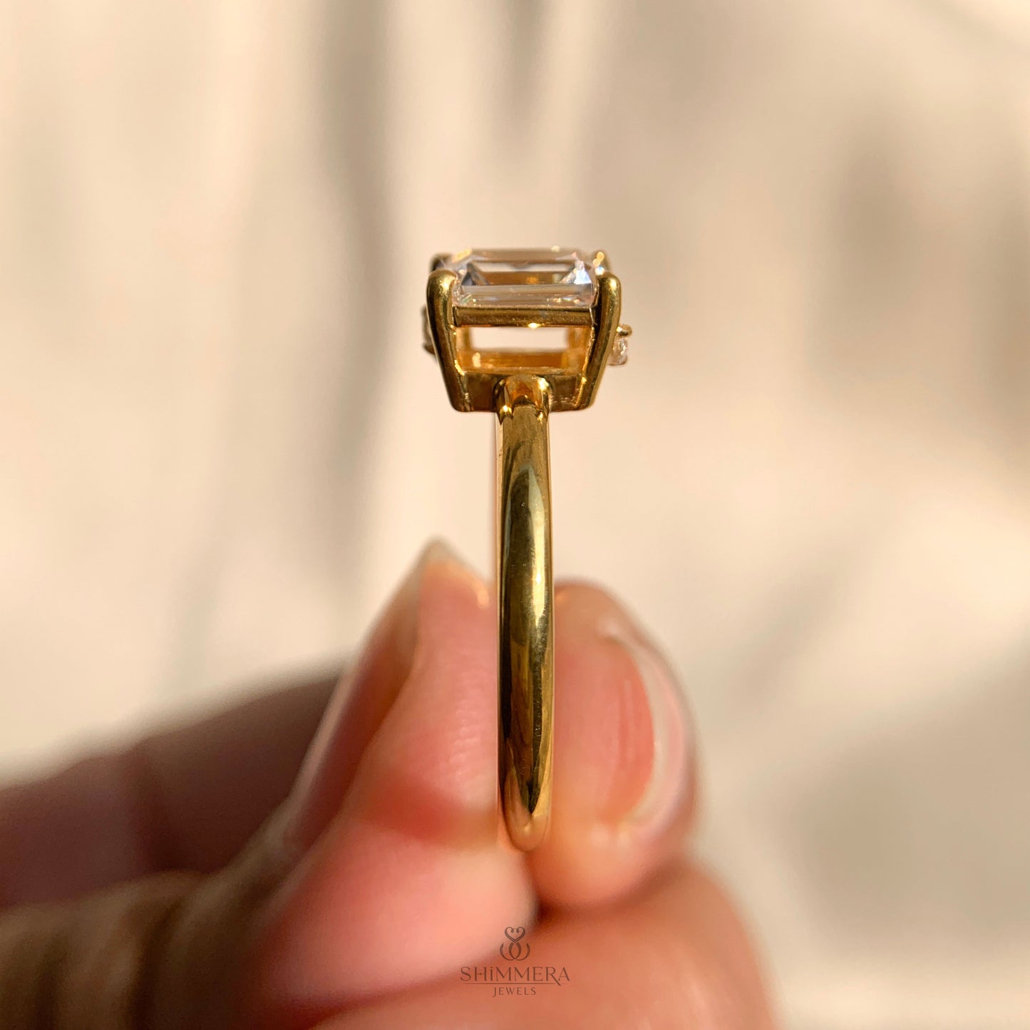 Marquise Cut Emerald Diamond Toi Et Moi Ring
