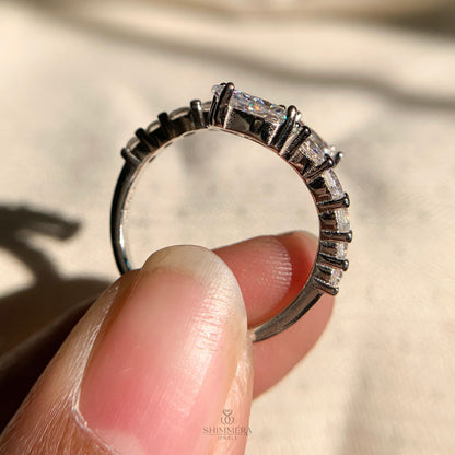 Snake Shape Graduated Diamond Wrap Ring
