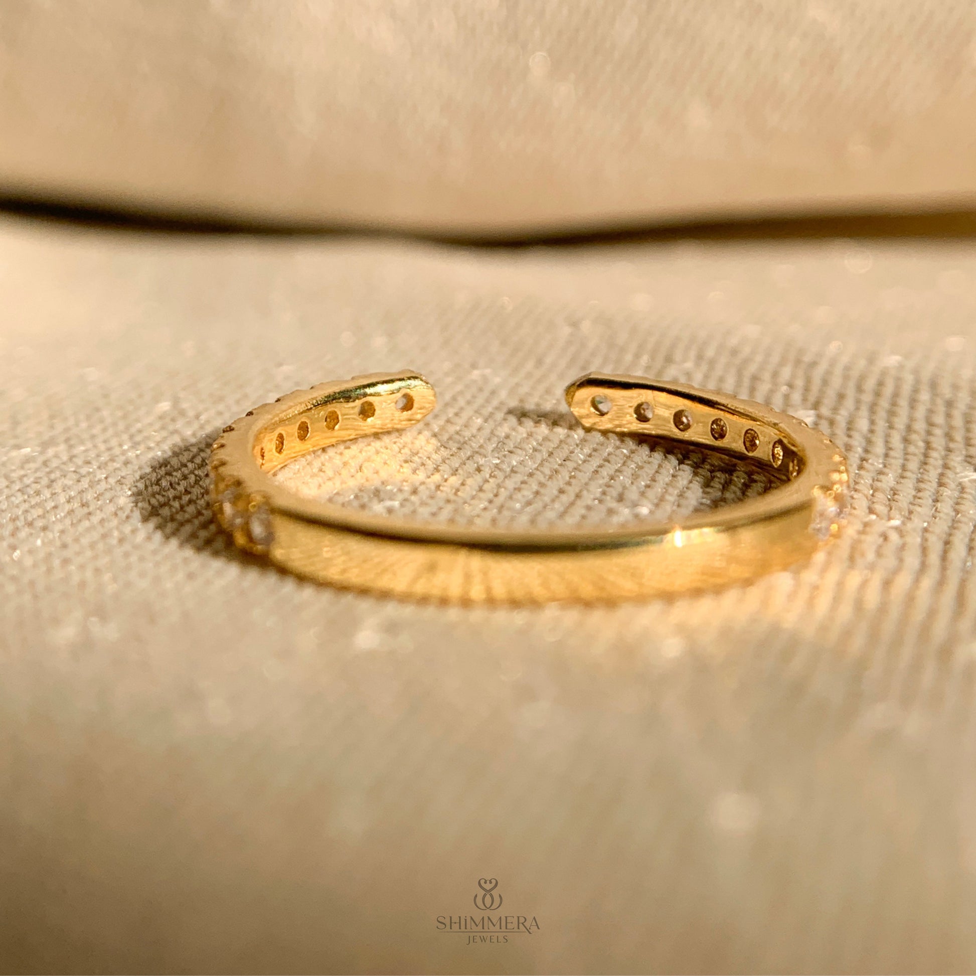 Round Cuff Ring in Yellow Gold