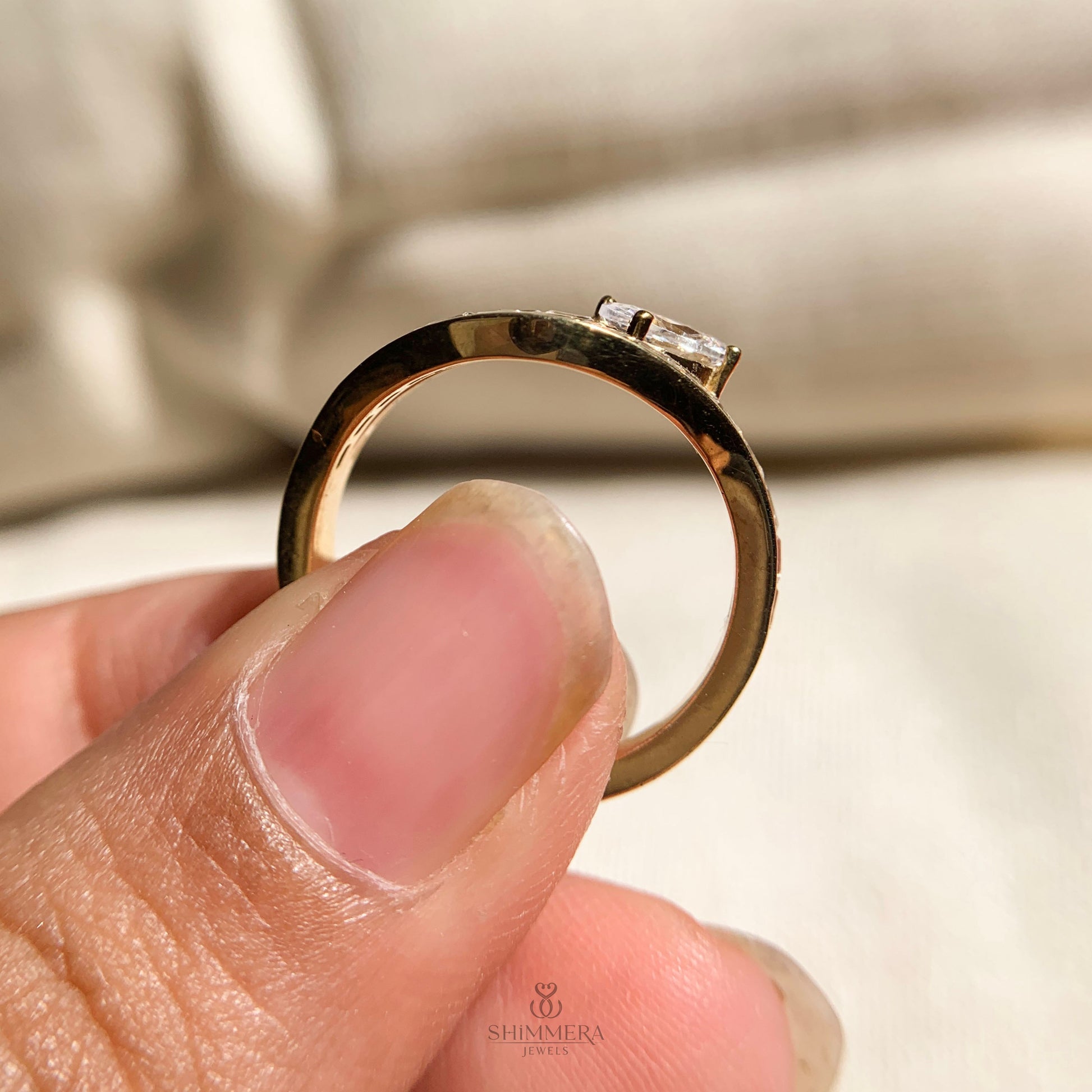 10k Oval And Baguette Curved Diamond Band