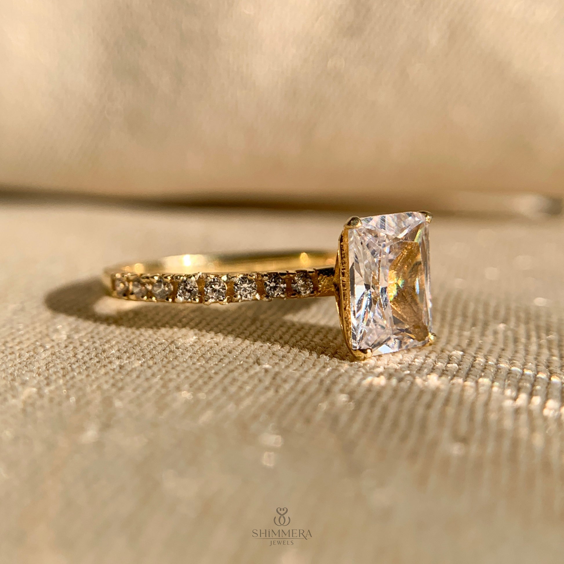 Gold Radiant Cut Engagement Rings with Side Stones Settings
