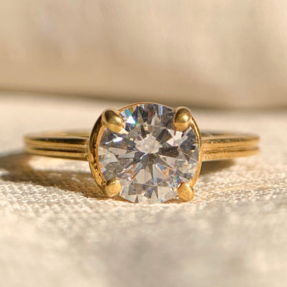 Round Cut Diamond Solitaire Diamond Engagement Rings