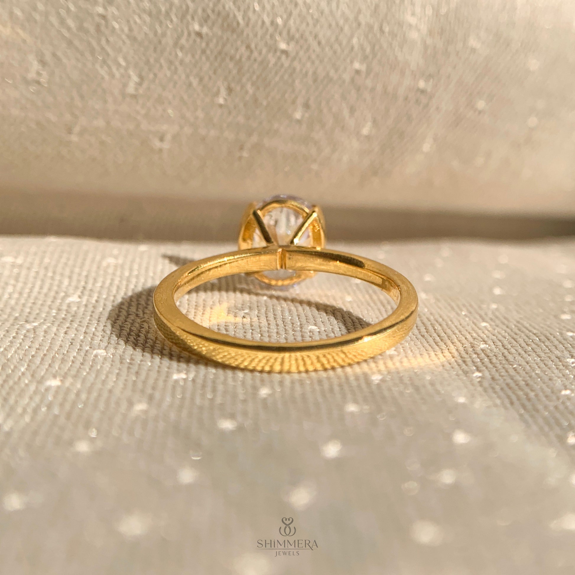 Oval Cut Engagement Rings