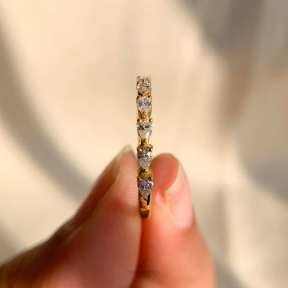 Lab Created Pear Shaped Diamond Gold Band
