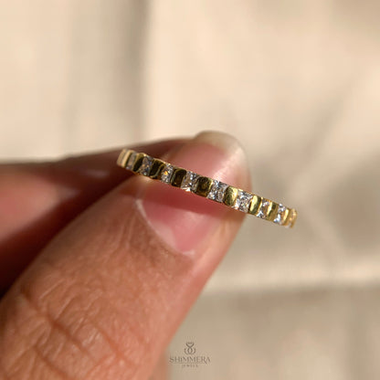 Timeless engagement ring featuring princess cut diamond in bar setting
